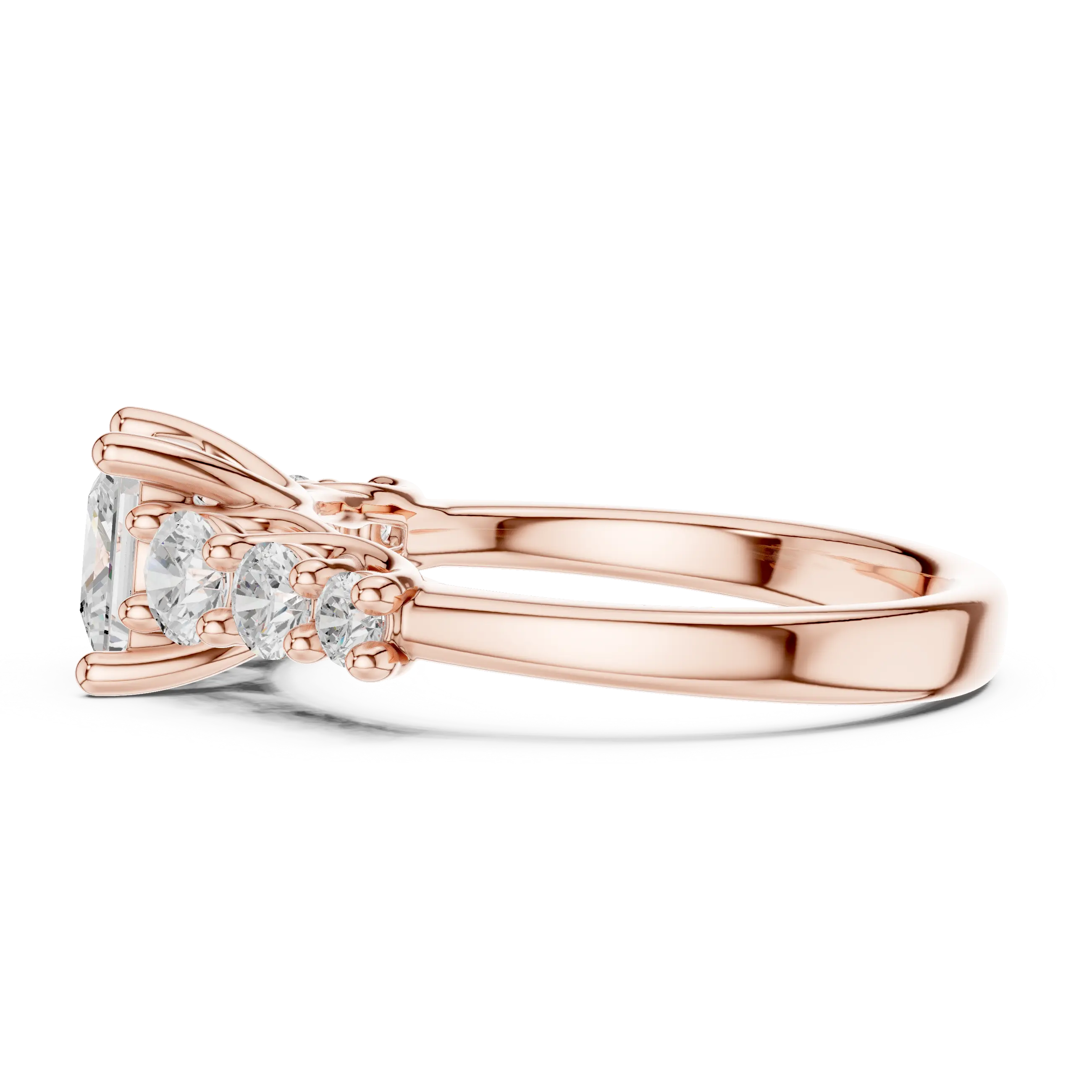 MJR069 - Princess Cut Round Flanked Graduated Accent Ring