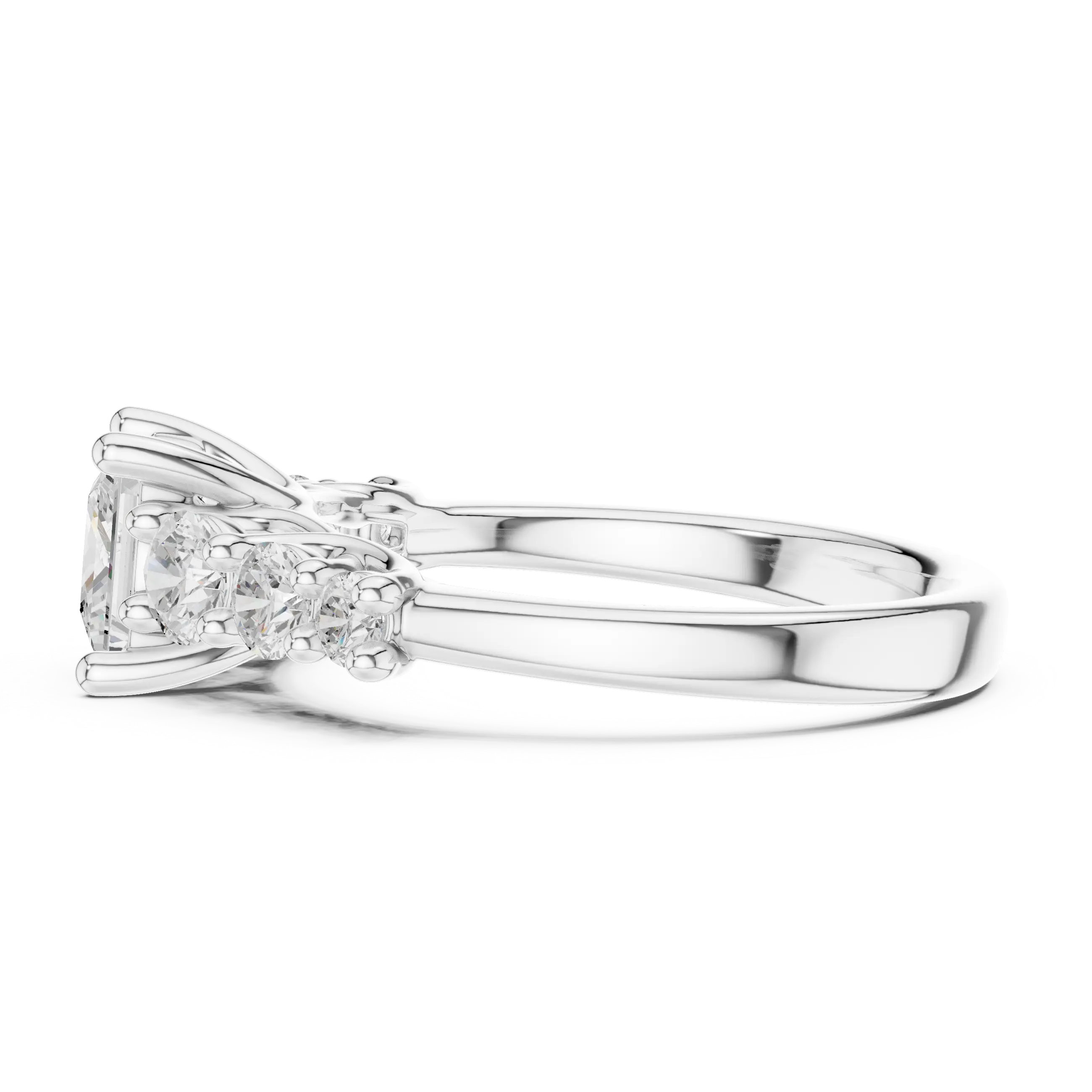 MJR069 - Princess Cut Round Flanked Graduated Accent Ring