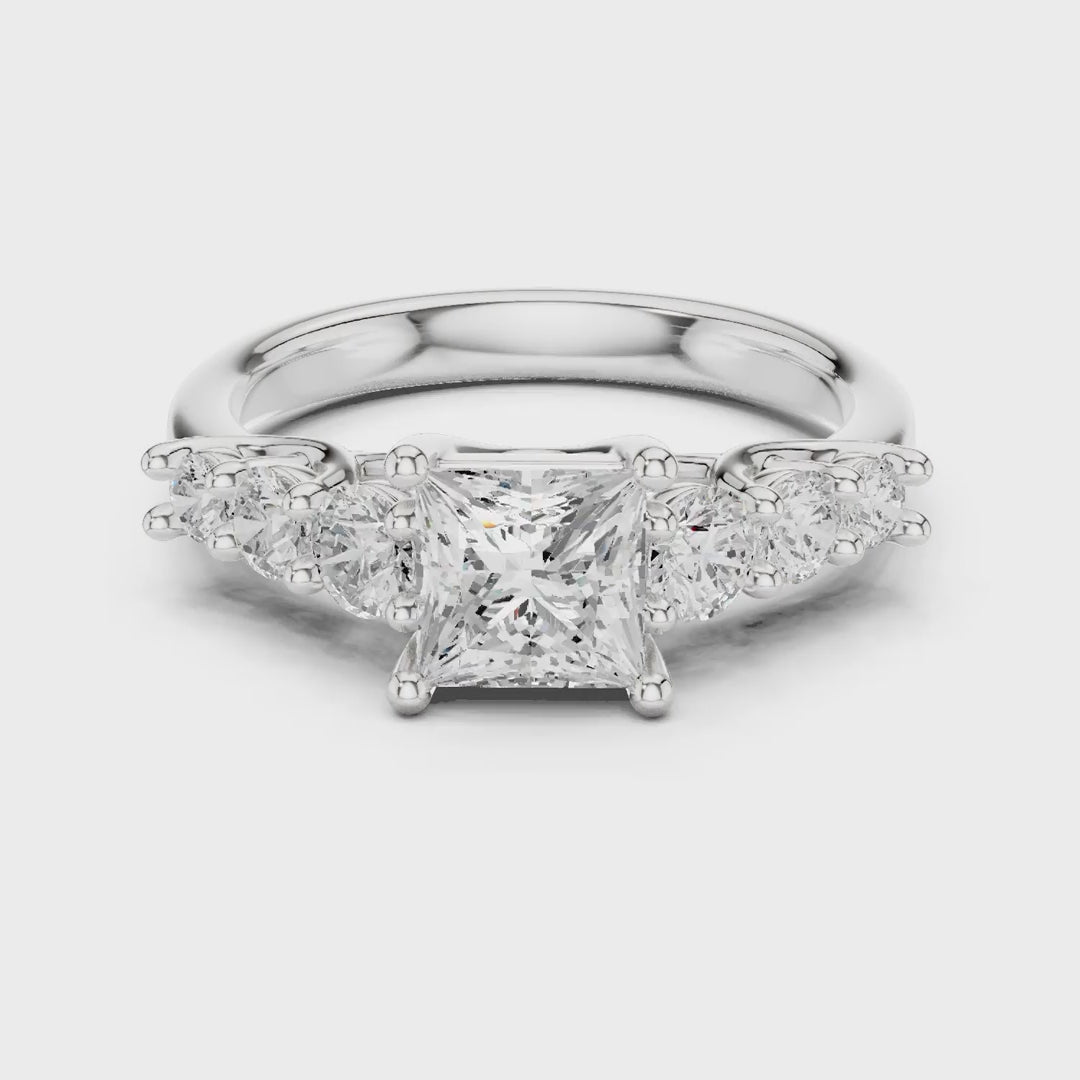 MJR069 - Princess Cut Round Flanked Graduated Accent Ring