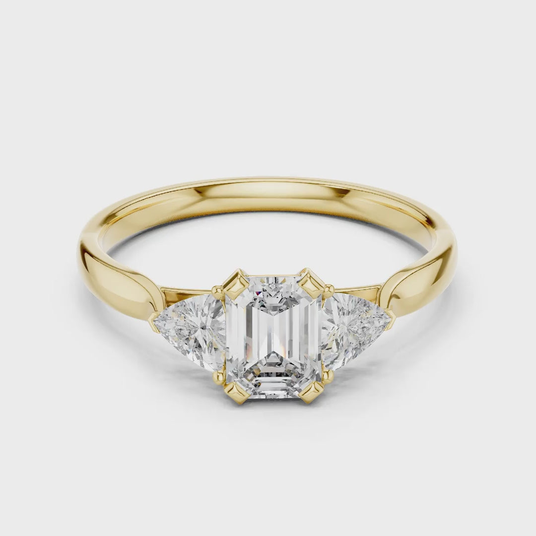 MJR081 - Emerald Center Three Stone Ring with Trapezoid Sides